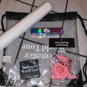 RARE ARIANA GRANDE VIP PACK